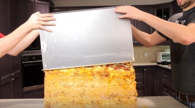 Este cea mai mare bombă calorică din lume. Cum arată lasagna cu 1 milion de calorii