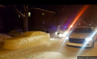 Incredibil! Poliţiştii de la Rutieră au vrut să dea amendă unei maşini sculptate din zăpadă