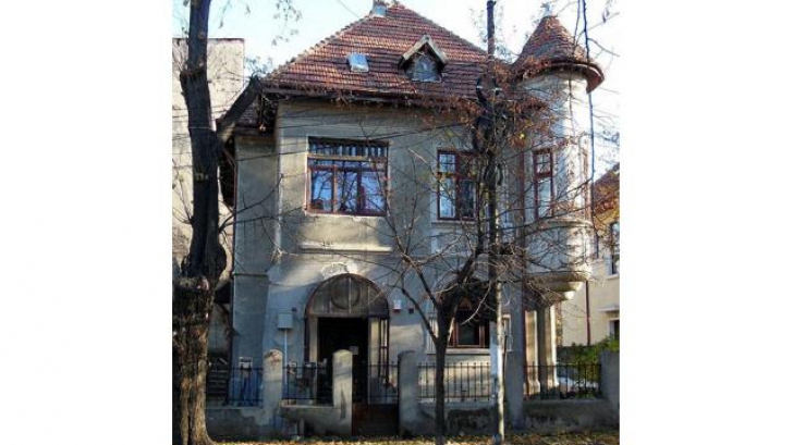 Anunț viral pe Internet: „Proprietar octogenar las GRATUIT vilă în București”