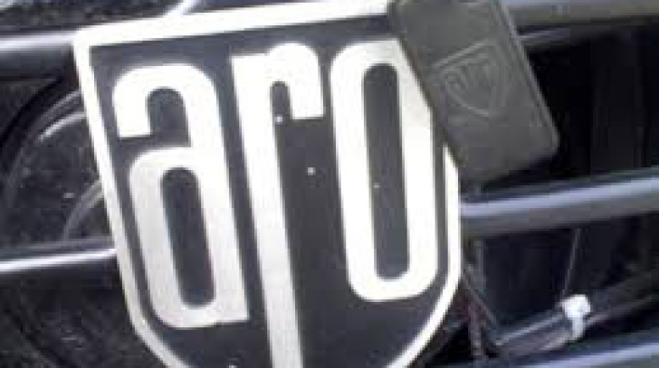 ARO. Cum arată ARO 246, maşina decapotabilă pe care comuniştii au fabricat-o pentru partidul unic