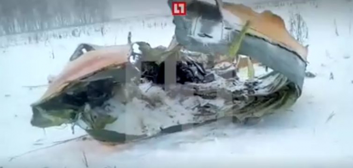 Avion cu 71 de oameni la bord prăbușit lângă Moscova. Cutia neagră, găsită. 3 copii printre victime