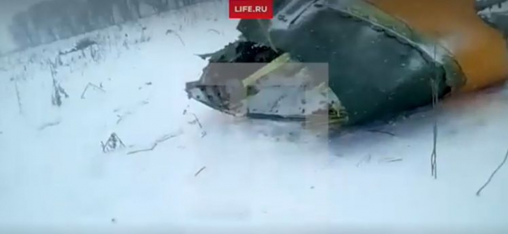 Primele imagini cu avionul prăbușit lângă Moscova