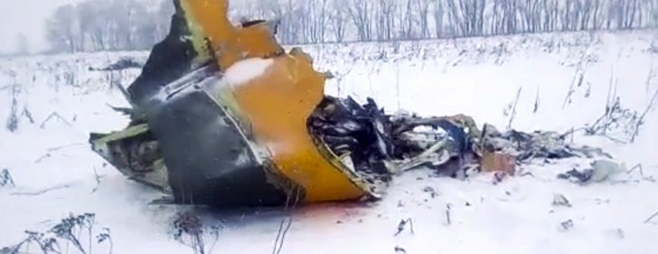 Avion cu 71 de oameni la bord prăbușit lângă Moscova. Cutia neagră, găsită. 3 copii printre victime