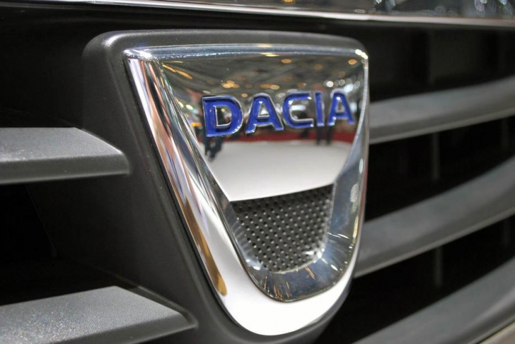 Dacia. Dacia 1325 este maşina care s-a vrut un hatchback modern. Din păcate, a dat chix