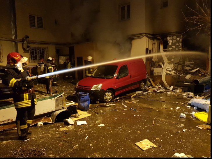 Explozie puternică la un restaurant din Capitală   - Galerie Foto