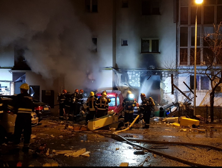 Explozie puternică la un restaurant din Capitală   - Galerie Foto