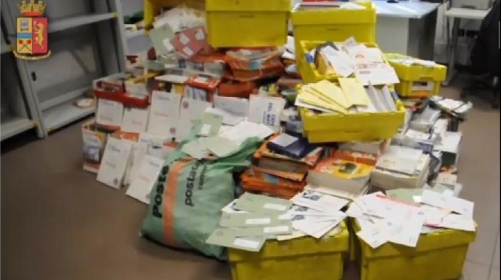 Un poştaş a ascuns scrisorile timp de 8 ani. Unde a ţinut peste 600 de kg de corespondenţă