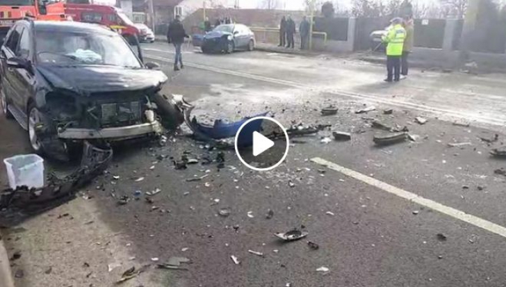 Grav accident la Piatra Neamț. Patru oameni au fost răniți