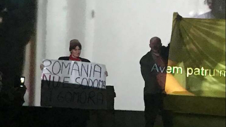 Un nou protest la MȚR, față de filmul ”120BPM”. ”Muzeul trebuia să aducă un elogiu țăranului român”