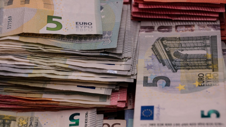 În ce domenii câștigi peste 1.000 de euro net pe lună