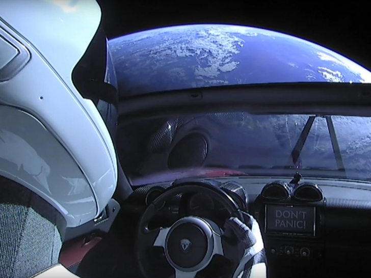Ce se va întâmpla cu mașina lui Elon Musk, trimisă de Space X în spațiu - va fi de nerecunoscut!