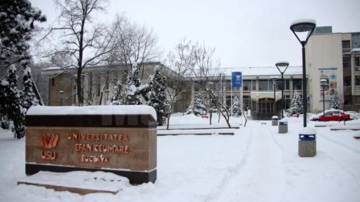 Universitatea din Suceava anunţă sistarea cursurilor din cauza gerului...din clase