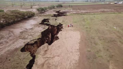 Africa se rupe în două