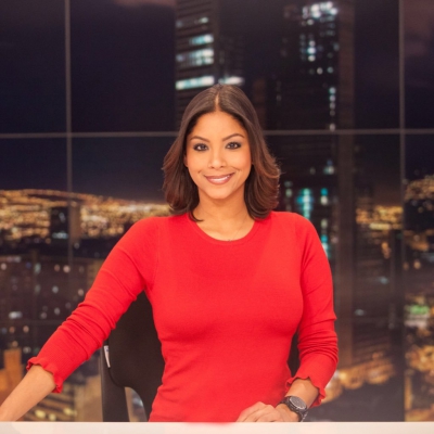 Jurnalista forțată să &icirc;și facă cruce &icirc;n direct