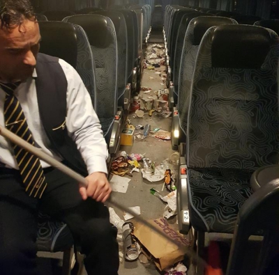 Dezastru după Școala Altfel. Ce au lăsat în urma lor nişte elevi din Focşani. FOTO