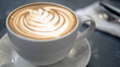 Cum faci acasă caffe latte fără să ai espressor? Iată metoda