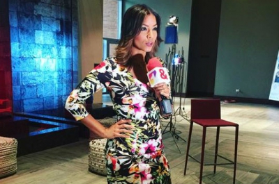 Jurnalista forțată să &icirc;și facă cruce &icirc;n direct