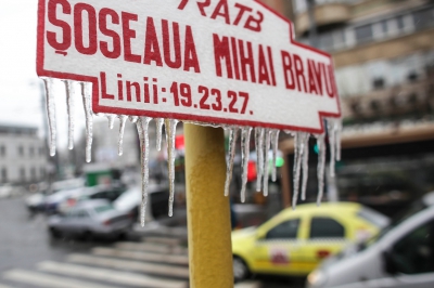 Ploaie îngheţată în Bucureşti. Imagini spectaculoase - Sursa FOTO: Inquam Photos / Octav Ganea