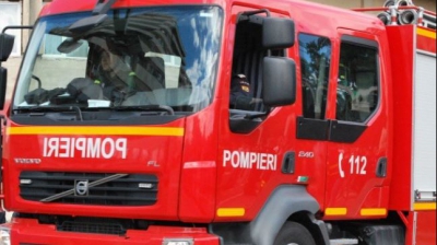 Incendiu în Brașov. Trei persoane primesc îngrijiri medicale