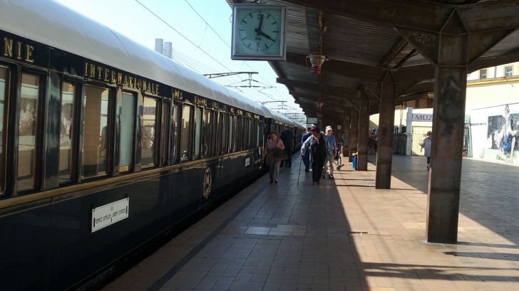 Gara de Nord - Otopeni. Tren desființat înainte să fie proiectat