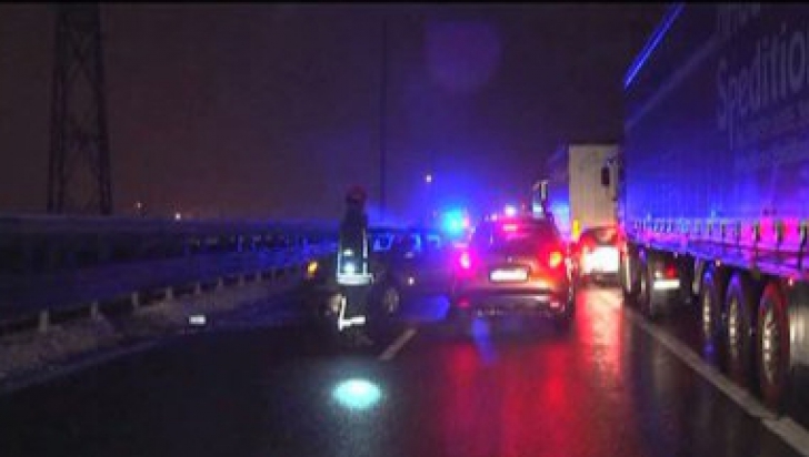 Carambol pe autostrada A1. Doi copii și un adult au ajuns la spital în urma impactului