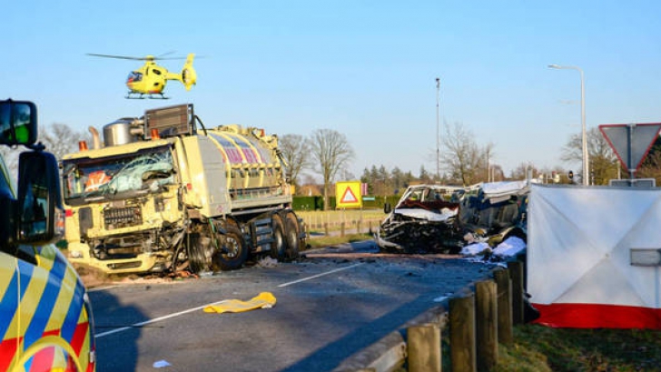 Accident cumplit în Olanda. Cinci români au murit 
