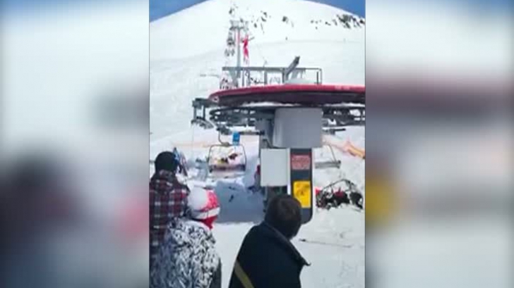 Clipe de coşmar pe o pârtie de schi: Cel puţin 10 răniţi