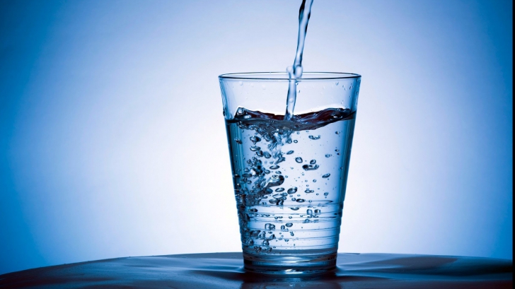 Cele mai bune metode prin care poți purifica apa acasă la tine