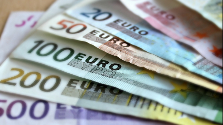 Comisia de adoptare a monedei Euro va prezenta planul național în acest sens