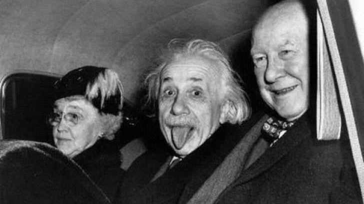 Povestea celebrei fotografii în care Einstein apare cu limba scoasă