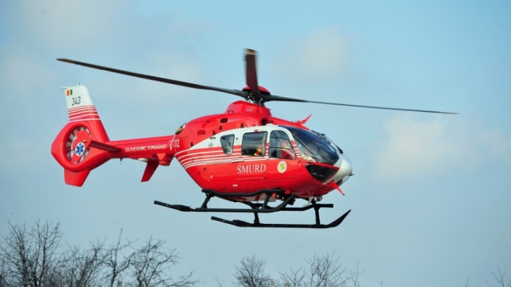 Intervenție urgentă cu elicopterul SMURD în Bistrița-Năsăud după ce un bărbat a căzut de la înălțime