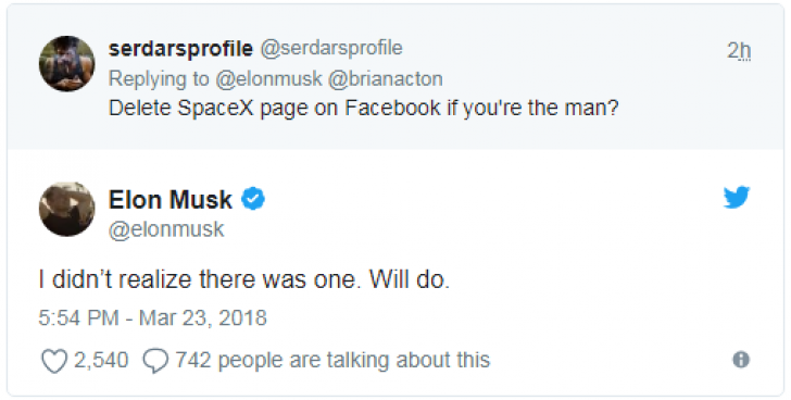 Facebook mai primeşte o lovitură! Elon Musk "i-a dat perversa" virtuală lui Mark Zuckerberg