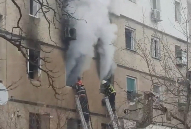 UPDATE: Victima exploziei dintr-un bloc din Buzău, transferată la Bucureşti (VIDEO)
