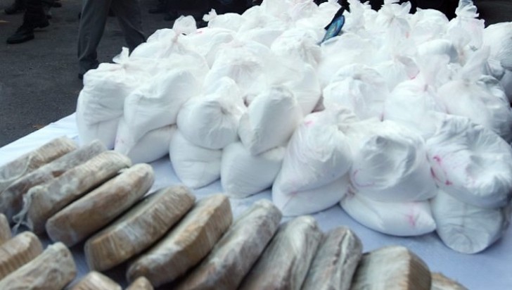 Peste şase kilograme de heroină descoperite într-o maşină la frontiera cu Bulgaria