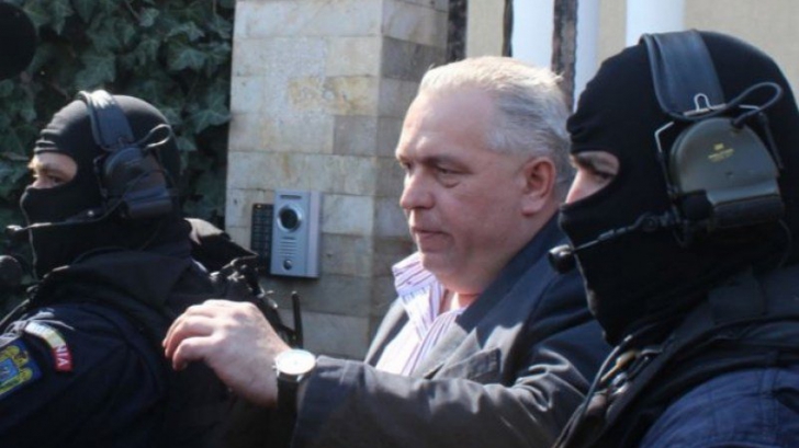 Ambulanță solicitată la penitenciar Poarta Albă pentru Nicuşor Constantinescu