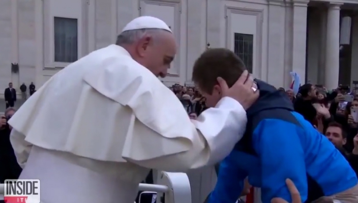 Papa Francisc, gest emoționant