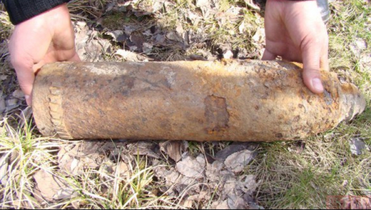 Un bărbat din Iaşi a găsit o bombă pe câmp şi a luat-o acasă. Ce a urmat este tragic