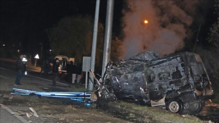 Groaznic accident auto: 17 oameni au murit, unii dintre ei arși de vii în mașină