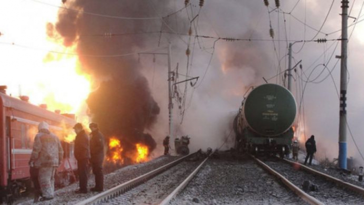 Incendiu la un tren de călători în apropiere de Râmnicu Sărat. 300 de persoane sunt în vagoane