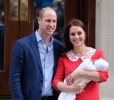Kate Middleton a născut! Primele imagini cu bebelușul regal 