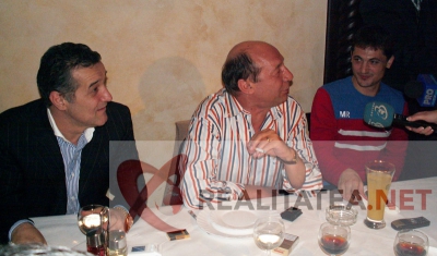 Intalnirea Traian Basescu - Gigi Becali, de la Golden Blitz, dupa meciul Steaua - Rapid din Cupa UEFFA 2006. Foto: Cristian Otopeanu