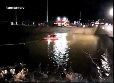 Autoutilitară căzută de pe pod în Neamț: Nouă morți și un rănit  - Imagini șocante