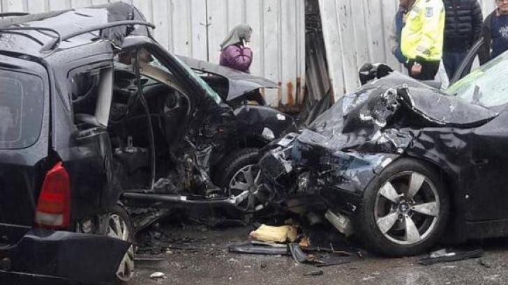 Zi neagră pe șosele în Duminica Floriilor: șase morți, zeci de răniți, mașini distruse