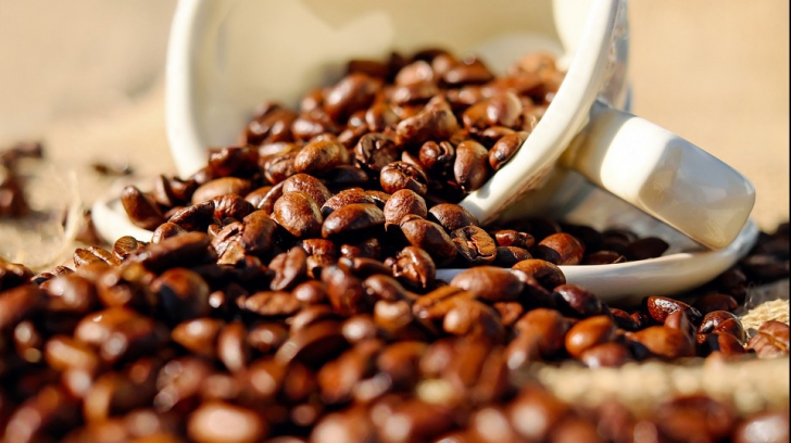 Prepari cafeaua într-un mod nesănătos. Ce ar trebui să faci pentru a evita creșterea colesterolului