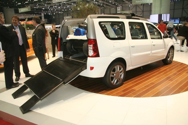 Dacia. Dacia Logan MCV Edelweiss. Dacia a proiectat un Logan cu portiere verticale şi platformă
