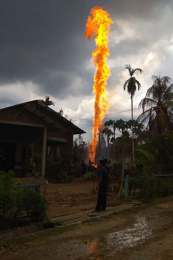Incendiu de proporţii în Indonezia