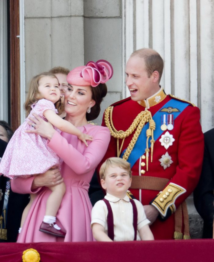 Kate Middleton a născut! Primele imagini cu bebelușul regal 