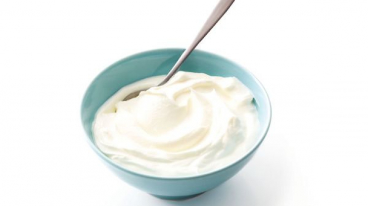 Ce poţi face cu iaurtul grecesc. Întrebuinţări la care nici nu te-ai fi gândit 
