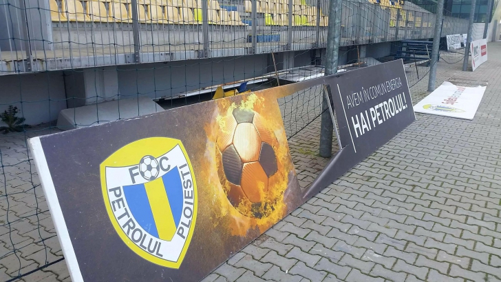 Stadionul "Ilie Oană", din Ploieşti, vandalizat în plină noapte! Atacatorii sunt căutați de poliție