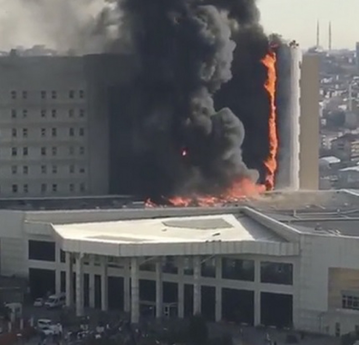 INCENDIU VIOLENT la unul dintre cele mai mari spitale din Istanbul. Mai multe etaje, în flăcări